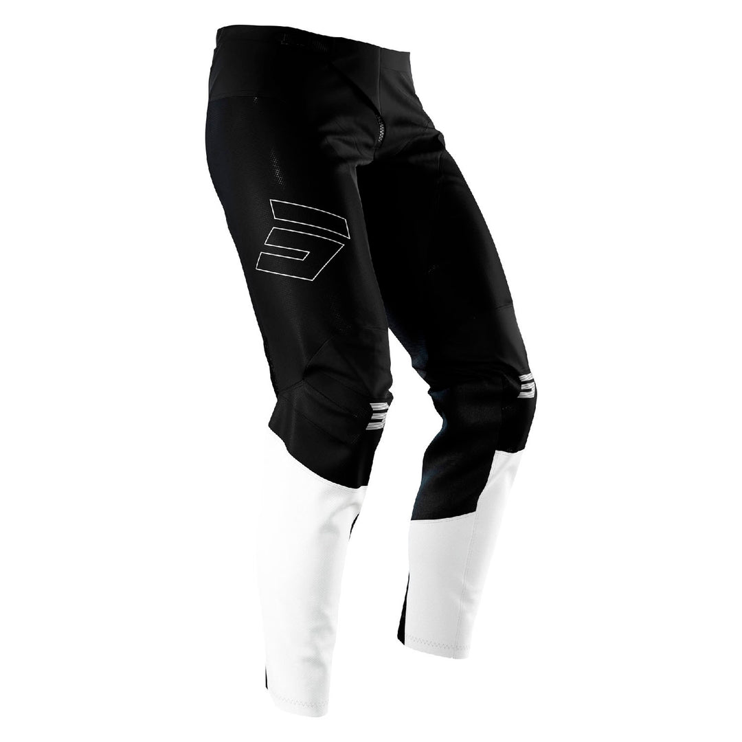 calcas-contact-shelly-right